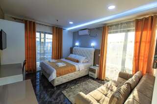 Отель Hotel Hoti II Улцинь Двухместный номер Делюкс с 1 кроватью (для 2 взрослых и 1 ребенка)-9